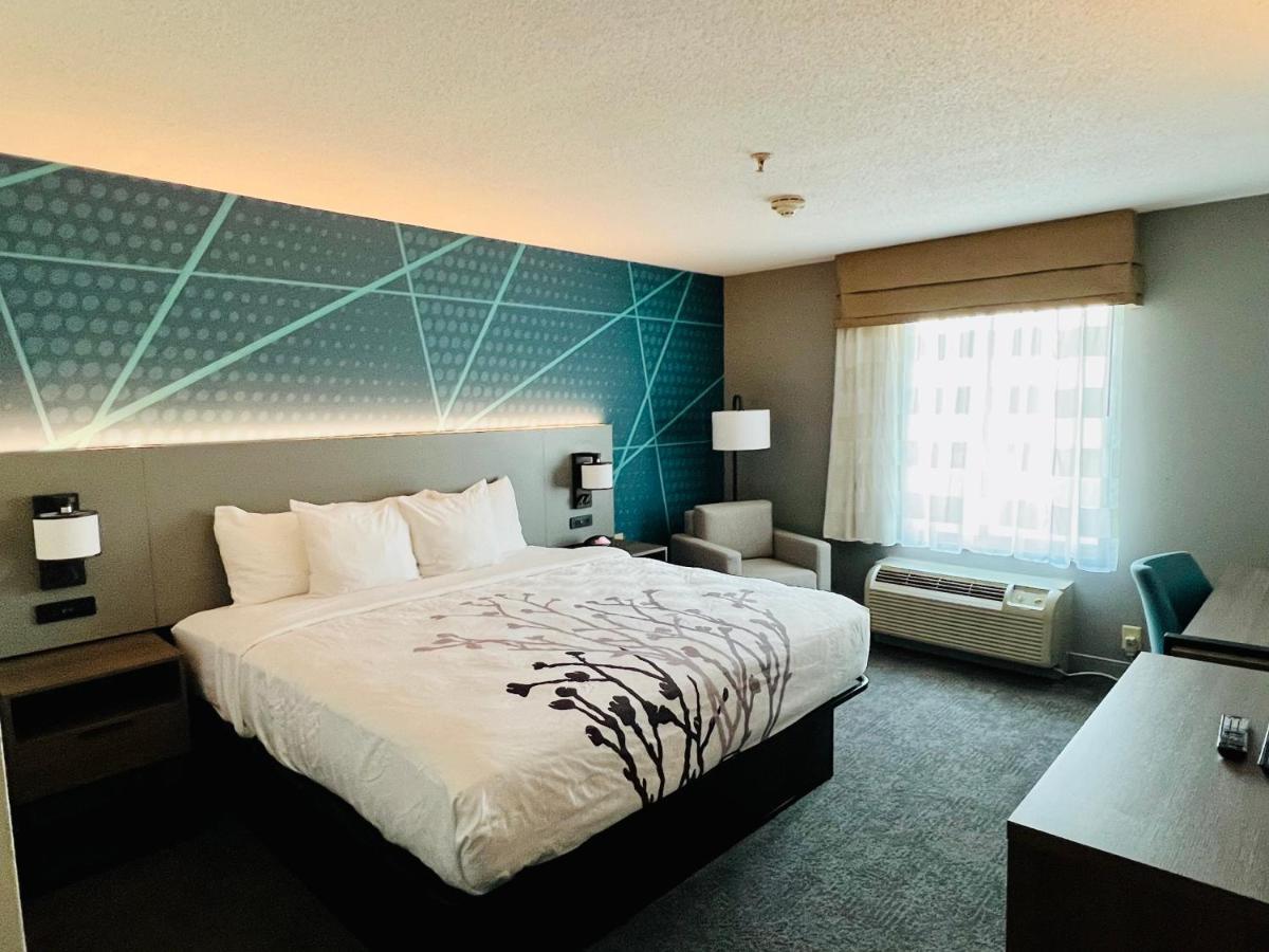 Comfort Inn Эмпория Экстерьер фото