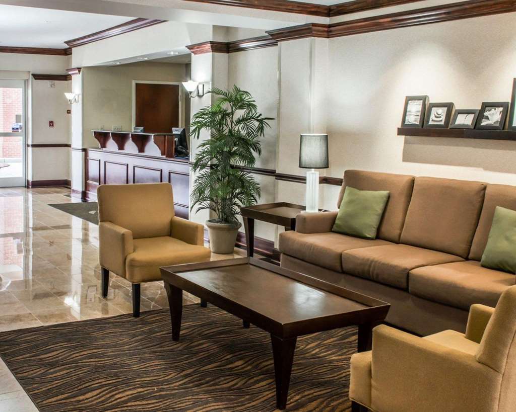 Comfort Inn Эмпория Интерьер фото